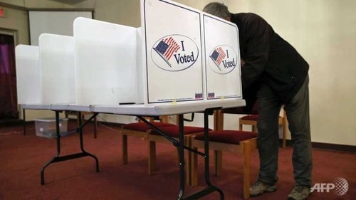 US-Vorwahlen: Clinton und Trump erzielen Siege - ảnh 1